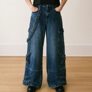 Hot Topic Dark Blue Wide-Leg Cargo Jeans